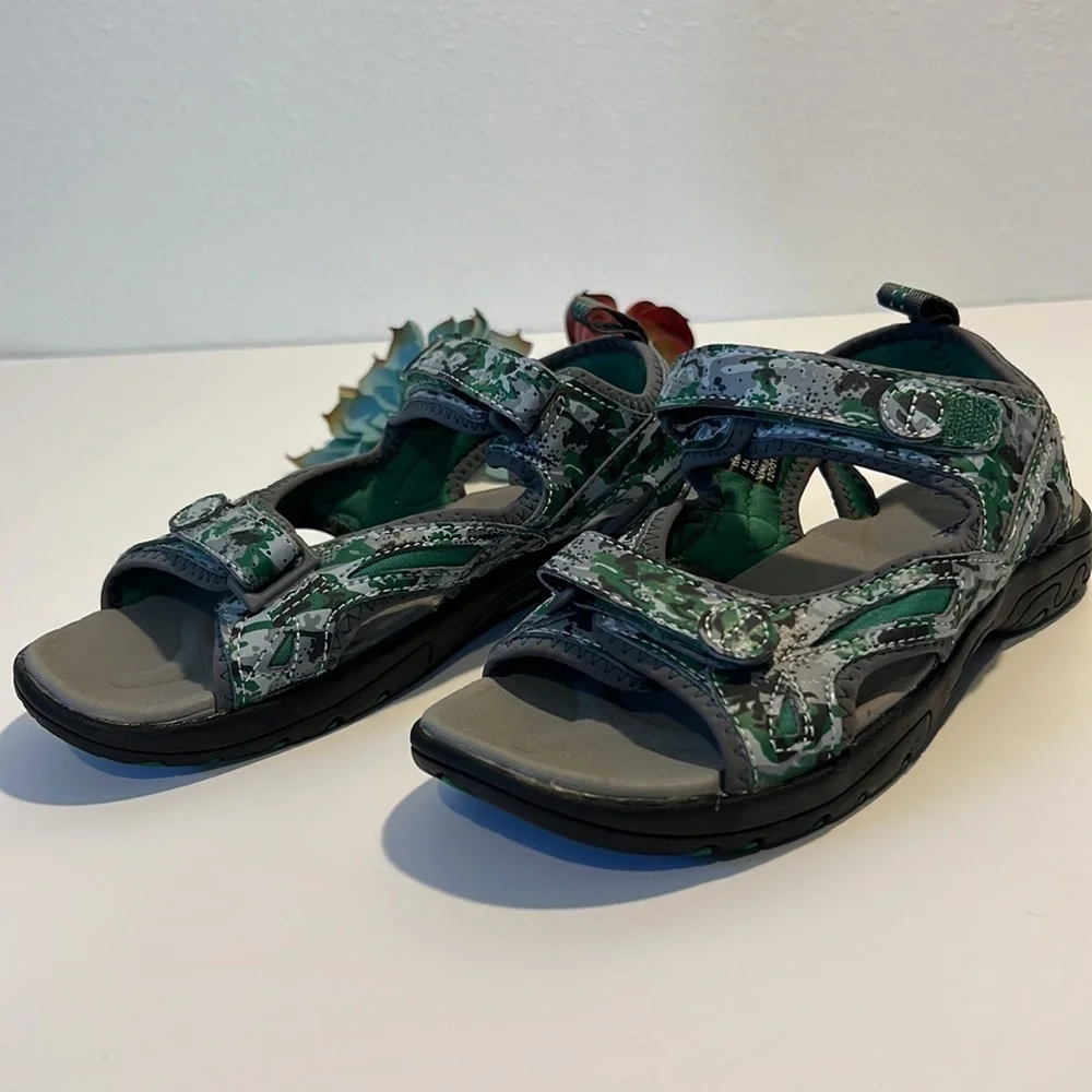 L.L.Bean Camo Sandals Boy’s Size 3